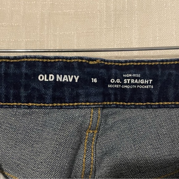 Old Navy High Rise O.G. Straight Jeans (16) - Picture 4 of 5